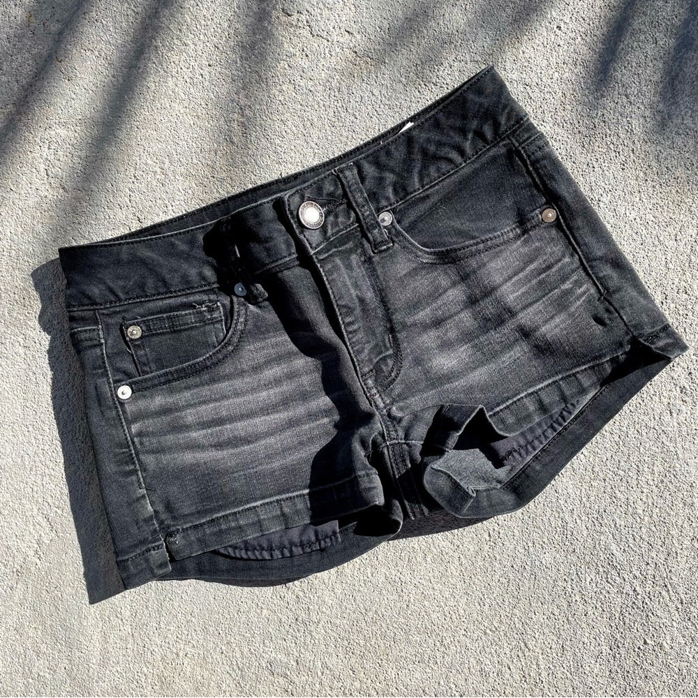 American Eagle Light Washed Black Shortie Shorts!